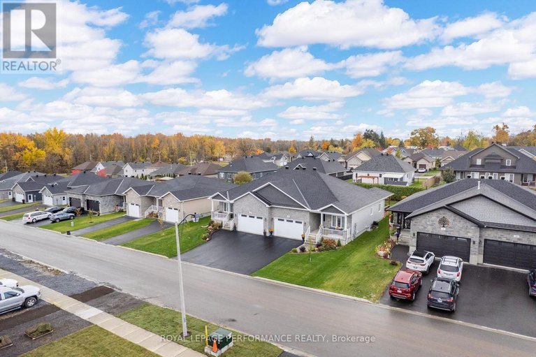 29626647/42-forrester-way/long-sault/south-stormont/ontario/K0C1P0_42