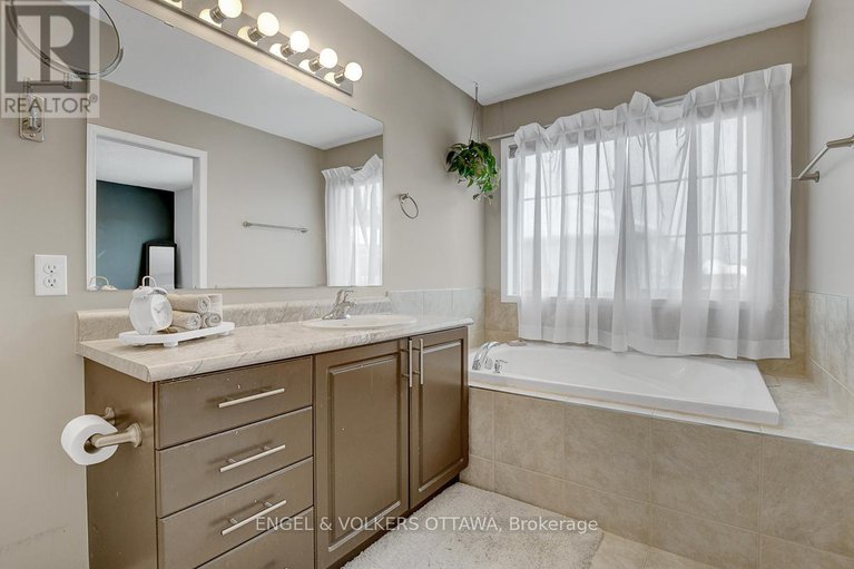 29355426/308-tabaret-street/emerald-meadowstrailwest/ottawa/ontario/K2M0B8_30