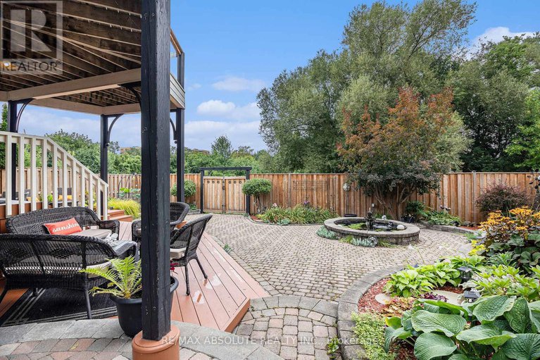 28323111/47-robinson-avenue/sandy-hill/ottawa/ontario/K1N8N8_32