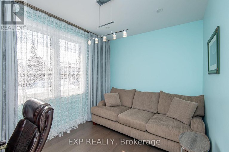 29367435/1473-rosebella-avenue-w/blossom-parkkemp-parkfindlay-creek/ottawa/ontario/K1T1E5_6