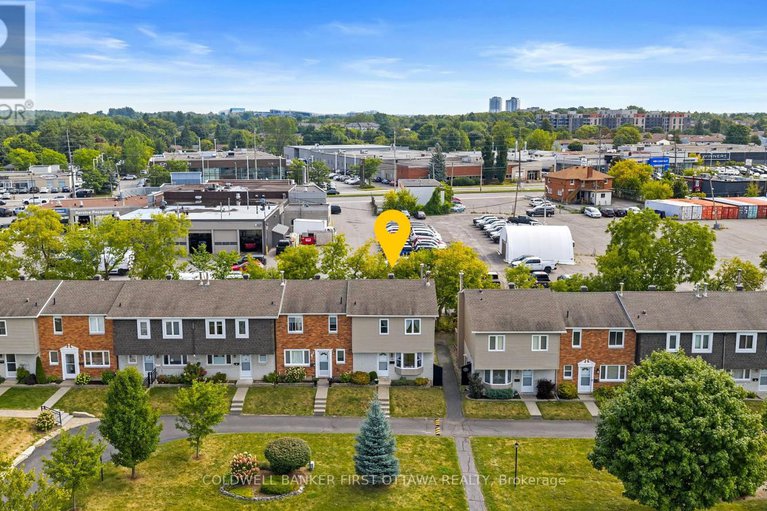 28819610/12-550-straby-avenue/overbrookcastle-heights/ottawa/ontario/K1K1H1_33