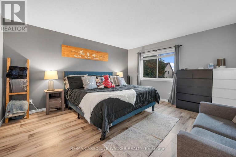 29474997/108-cedarock-drive/bridlewood/ottawa/ontario/K2M2H5_13