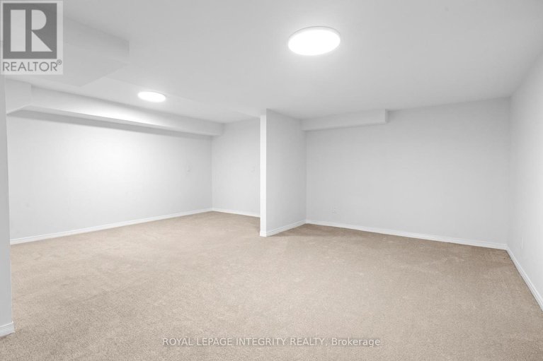 29622536/18-shipley-crescent/stittsville-central/ottawa/ontario/K2S1R2_36