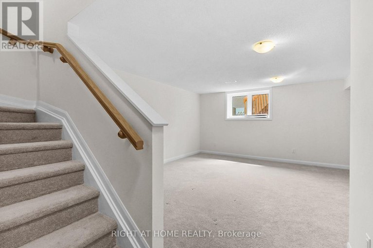 28565193/958-athenry-court/half-moon-bay/ottawa/ontario/K2J7E1_41