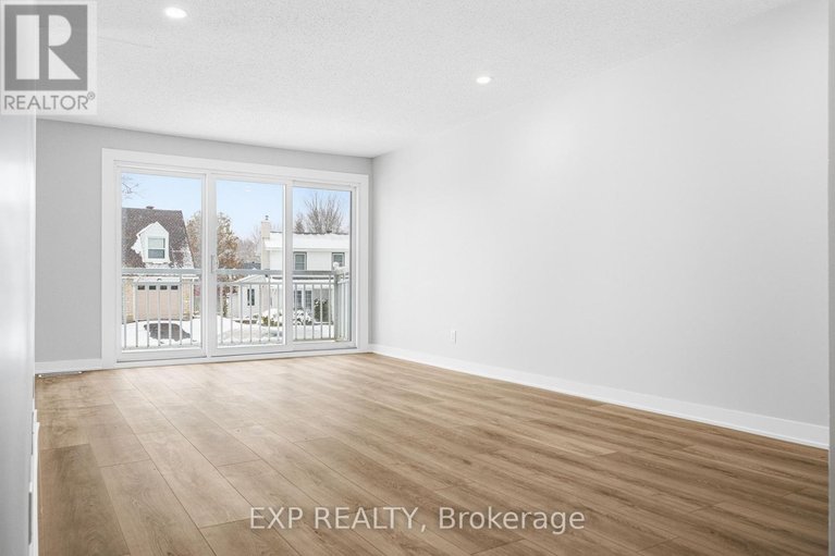 29496832/46-charkay-street/borden-farmstewart-farmcarleton-heightsparkwood-hills/ottawa/ontario/K2E5N4_12