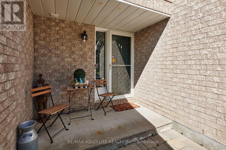 28640841/6142-arbourwood-drive/chapel-hill/ottawa/ontario/K1C7K8_2