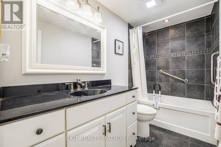 28740334/30-glen-park-drive/blackburn-hamlet-south/ottawa/ontario/K1B3Z2_27