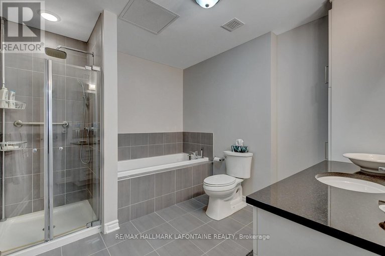 29676805/114-120-prestige-circle/chatelaine-village/ottawa/ontario/K4A1B4_25