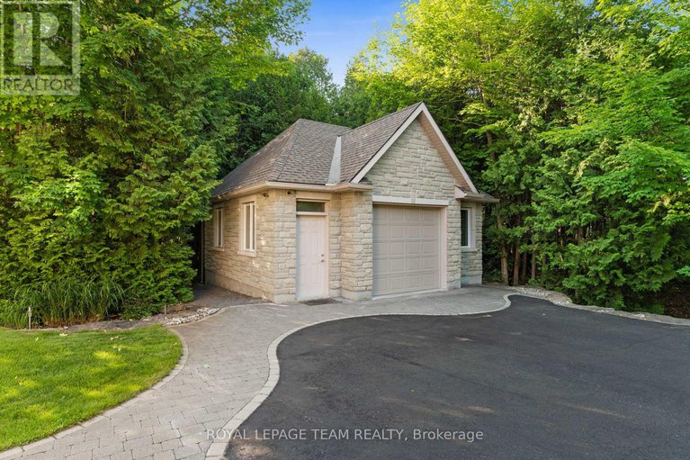 28313084/6005-earlscourt-crescent/manotick-east-to-manotick-station/ottawa/ontario/K4M1K2_37