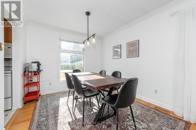 29585556/20-mulvagh-avenue/borden-farmstewart-farmcarleton-heightsparkwood-hills/ottawa/ontario/K2E6M6_12