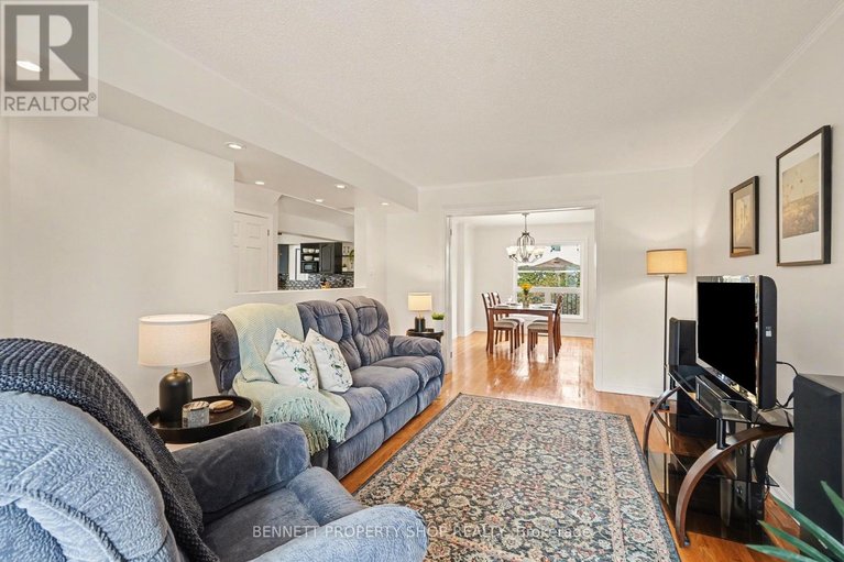 29450647/53-filion-crescent/bridlewood/ottawa/ontario/K2M1V5_9