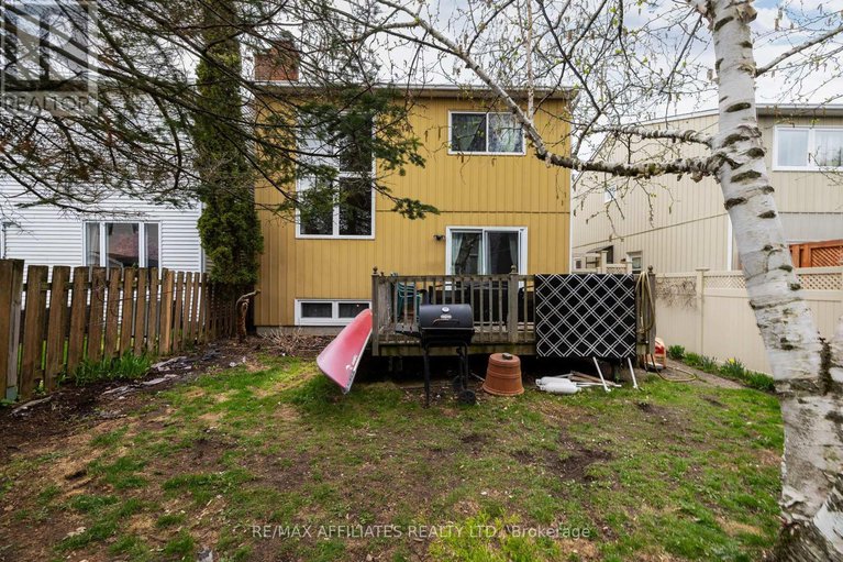 28295817/43-bluegrass-drive/bridlewood/ottawa/ontario/K2M1G2_30