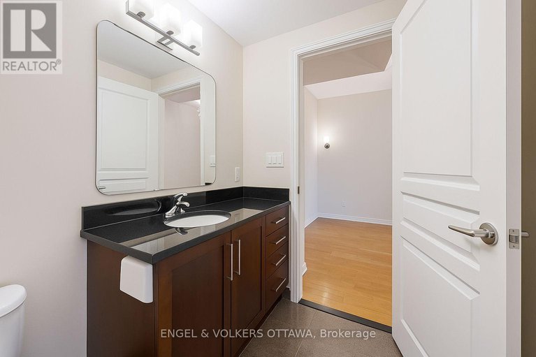 28806485/1211-200-besserer-street/sandy-hill/ottawa/ontario/K1N0A7_21