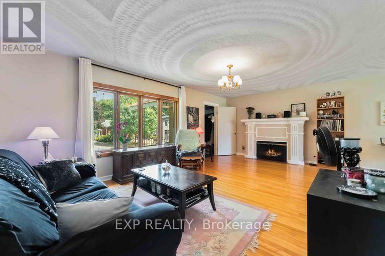 28788281/878-ivanhoe-avenue/queensway-terrace-north/ottawa/ontario/K2B5S5_7