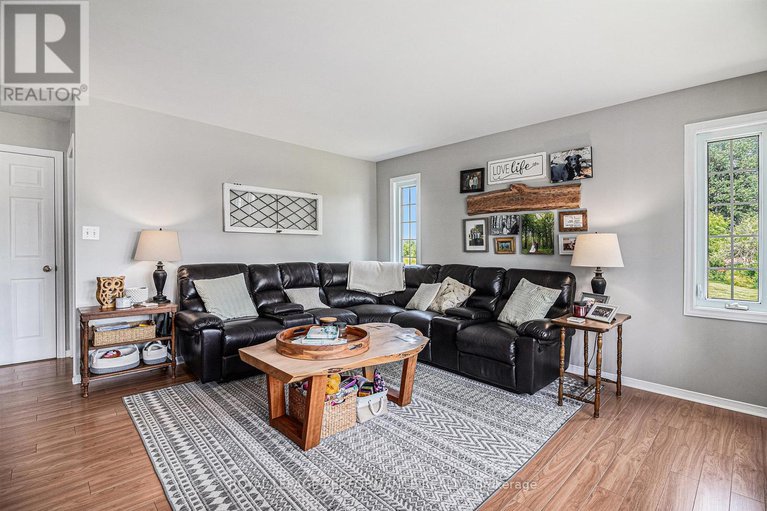 28804452/66-front-street/finch/north-stormont/ontario/K0C1K0_9