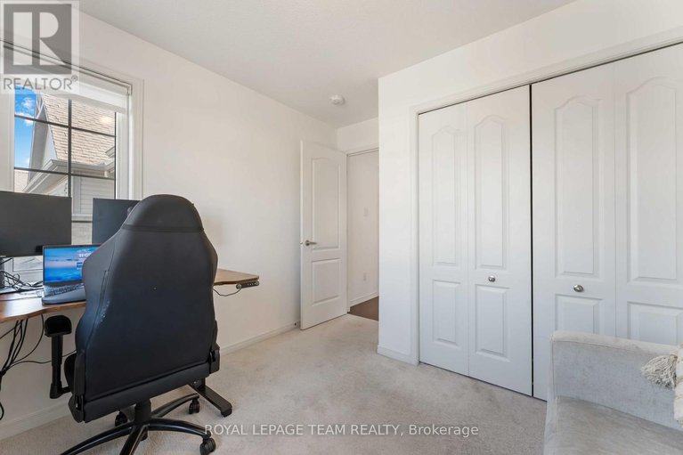 28929396/359-melodie-street/mer-bleuebradley-estatesanderson-park/ottawa/ontario/K1W0L8_22
