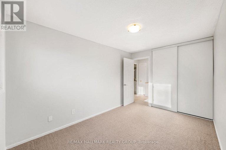 29385711/75-1348-bethamy-lane/beacon-hill-south/ottawa/ontario/K1J8P4_28