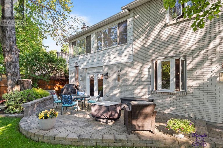 28136010/5-erinlea-court/pineglencountry-place/ottawa/ontario/K2E7C8_40
