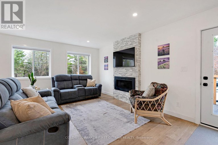 29065809/946-french-line-road/lanark-highlands-darling-twp/lanark-highlands/ontario/K0G1K0_15