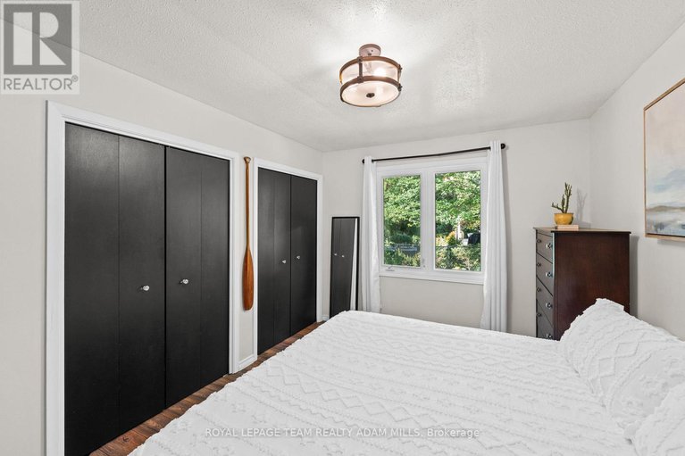 28834726/1095-boucher-crescent/manotick-south-to-roger-stevens/ottawa/ontario/K4M1B3_19