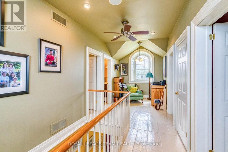 29661848/1202-ramsay-concession-8-road/mississippi-mills-ramsay-twp/mississippi-mills/ontario/K0A1A0_21