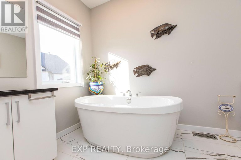 28387831/65-granite-street/clarencerockland-twp/clarence-rockland/ontario/K4K0H7_18