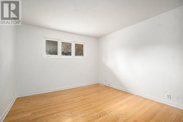 28532553/8-newgale-street/crystal-beach/ottawa/ontario/K2H5R3_14