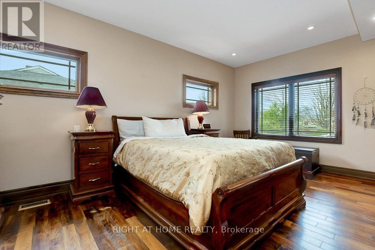 28184853/1271-field-street/bel-air-park/ottawa/ontario/K2C2P9_18