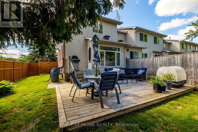 28636407/2-whalings-circle/stittsville-central/ottawa/ontario/K2S1S4_25