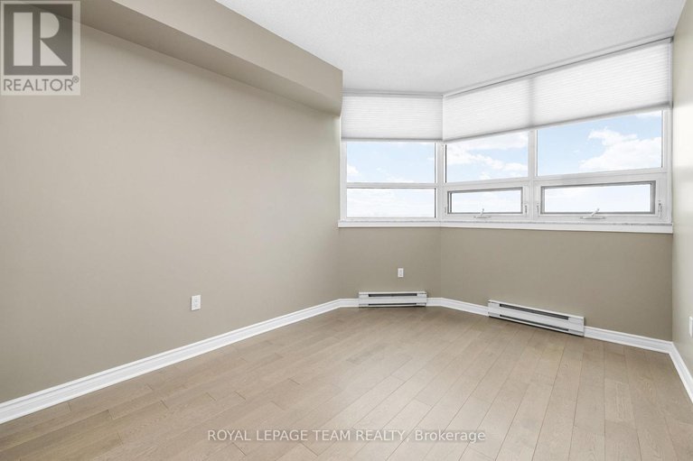 29414211/1803-1480-riverside-drive/riverview-park/ottawa/ontario/K1G5H2_18