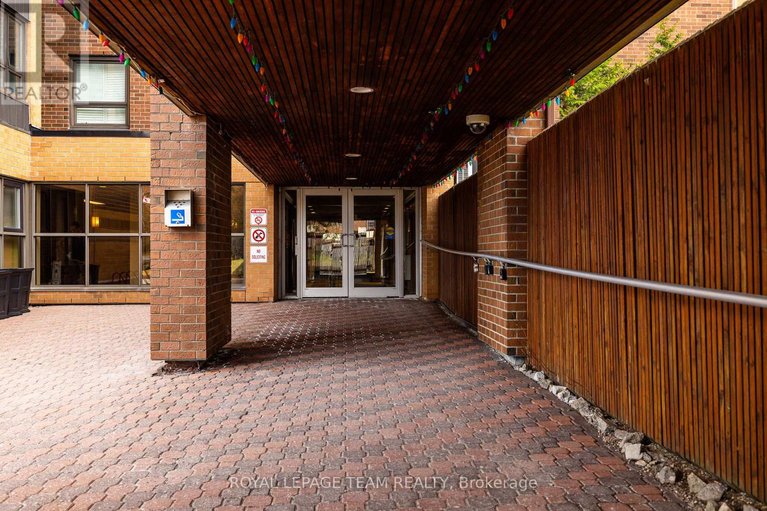 29662214/701-1356-meadowlands-drive-e/borden-farmstewart-farmcarleton-heightsparkwood-hills/ottawa/ontario/K2E6K6_34