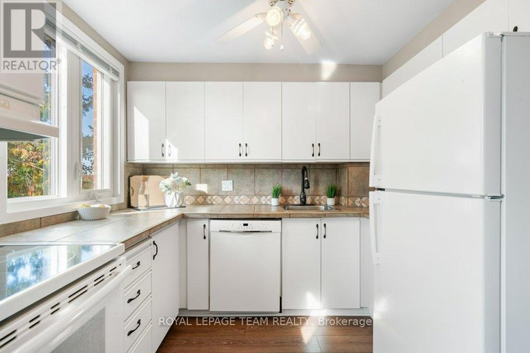 29008044/b-6754-jeanne-darc-boulevard-n/convent-glen-north/ottawa/ontario/K1C6E9_15