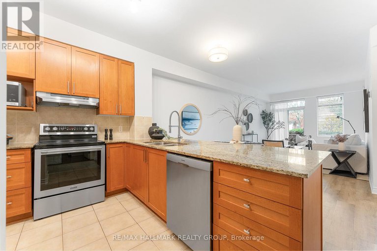 29278948/129-205-bolton-street/lower-townbyward-market/ottawa/ontario/K1N1K7_21