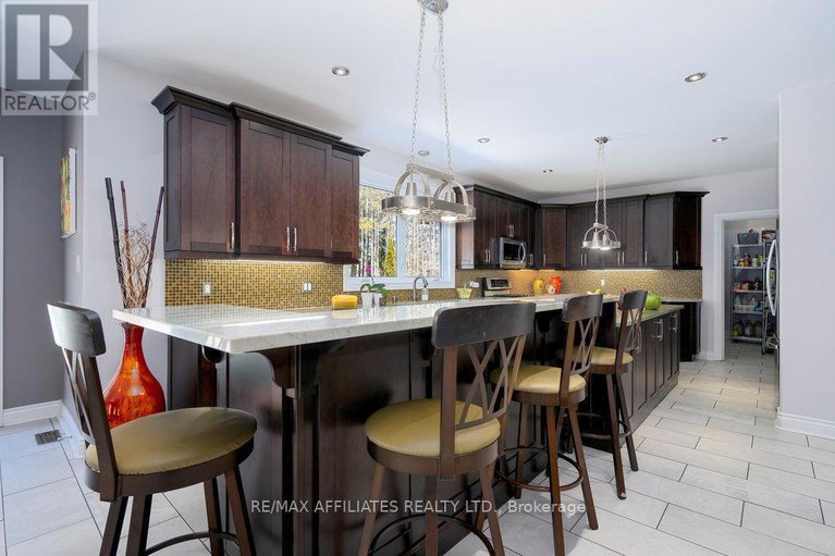 28142173/2284-summerside-drive/manotick-east-to-manotick-station/ottawa/ontario/K4M1B4_10