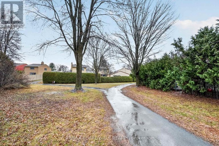 29607397/7925-jeanne-darc-boulevard-n/orleans-wood/ottawa/ontario/K1C2C7_36