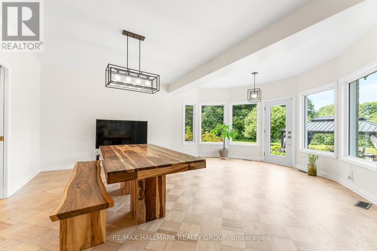 29141811/5749-knights-drive/manotick-east-to-manotick-station/ottawa/ontario/K4M1K2_15