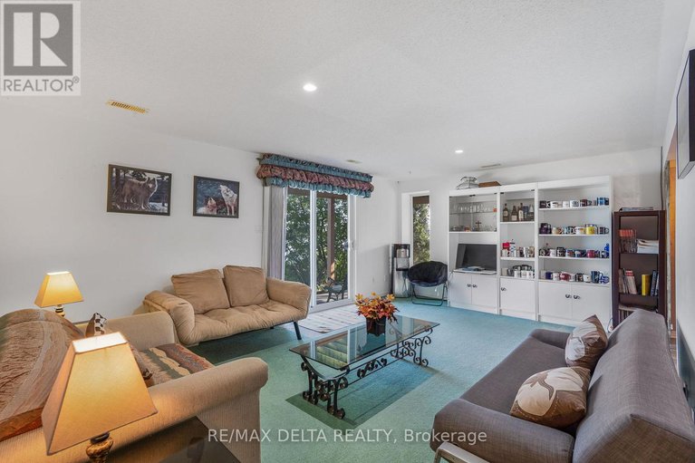 28770240/3705-old-highway-17-road/clarencerockland-twp/clarence-rockland/ontario/K4K1W2_21