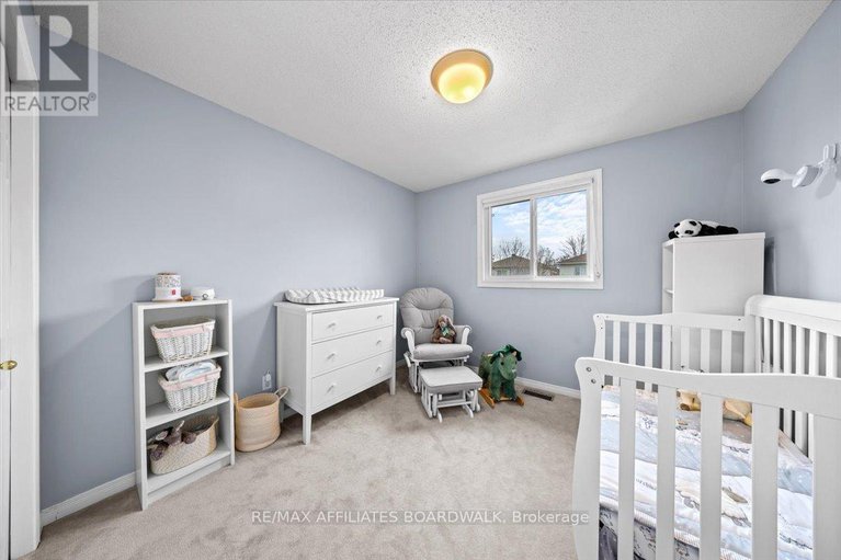 29123798/34-woodgate-way/longfields/ottawa/ontario/K2J4C9_18