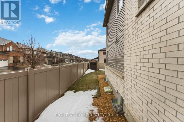 29467529/1001-rue-du-manege-street/stittsville-south/ottawa/ontario/K2S0Y7_35