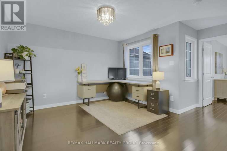 28591389/585-barrick-hill-road/emerald-meadowstrailwest/ottawa/ontario/K2M0B4_35
