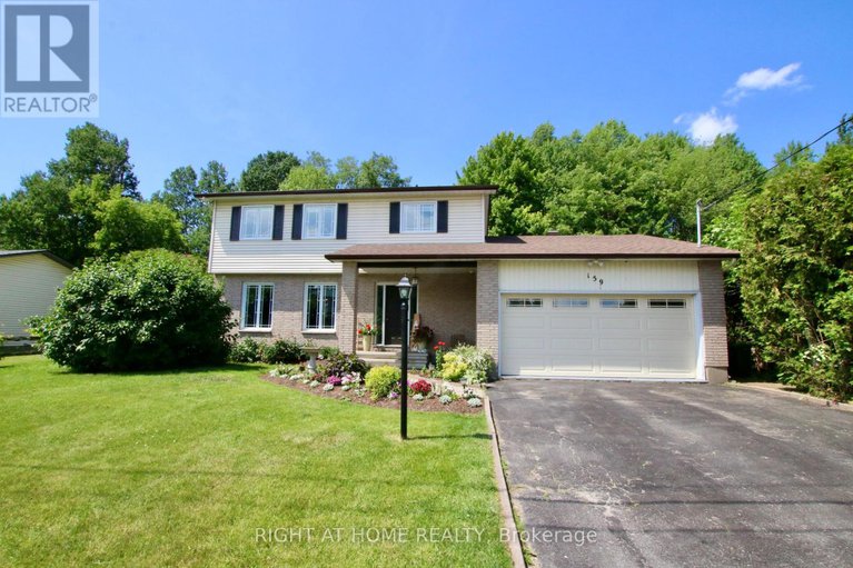28520317/159-dunlop-crescent/village-of-russell/russell/ontario/K4R1B3_1