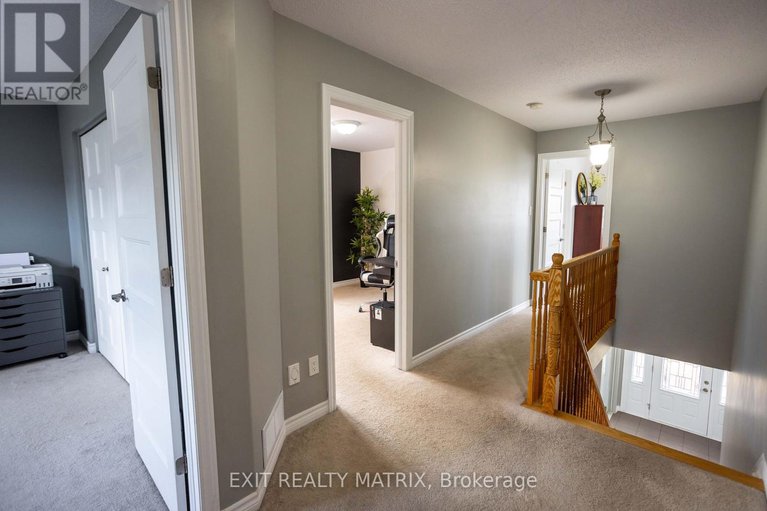 28492201/228-olde-towne-avenue/village-of-russell/russell/ontario/K4R0B3_21