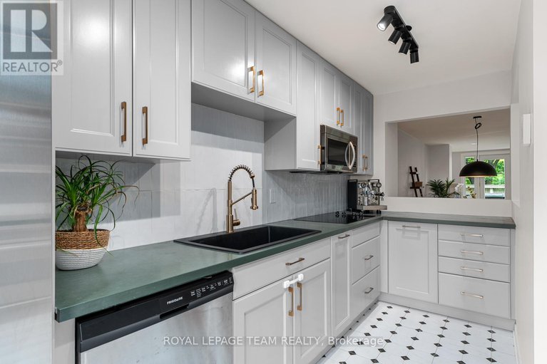 28871600/26-20-charlevoix-street/vanier/ottawa/ontario/K1L8K5_15