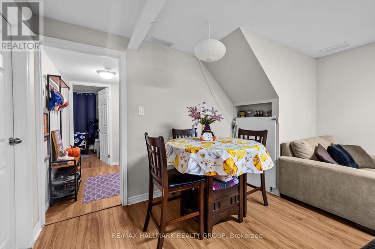 29004892/82-glamorgan-drive/glencairnhazeldean/ottawa/ontario/K2L1R4_22