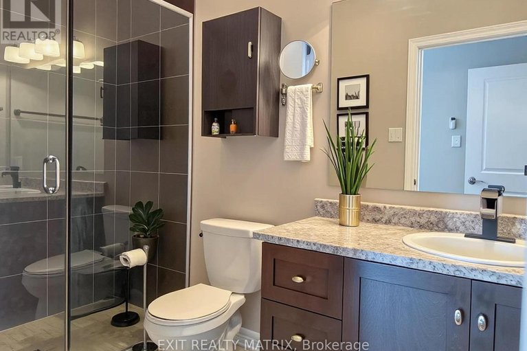 29598093/305-300-solstice-crescent/embrun/russell/ontario/K0A1W0_18