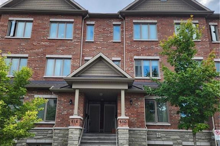 28560755/612-danaca-private/carson-meadows/ottawa/ontario/K1K2V7_1