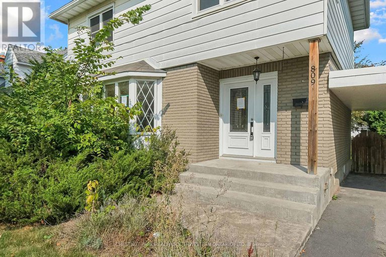 28850275/809-smyth-road-n/elmvale-acres/ottawa/ontario/K1G1P2_4