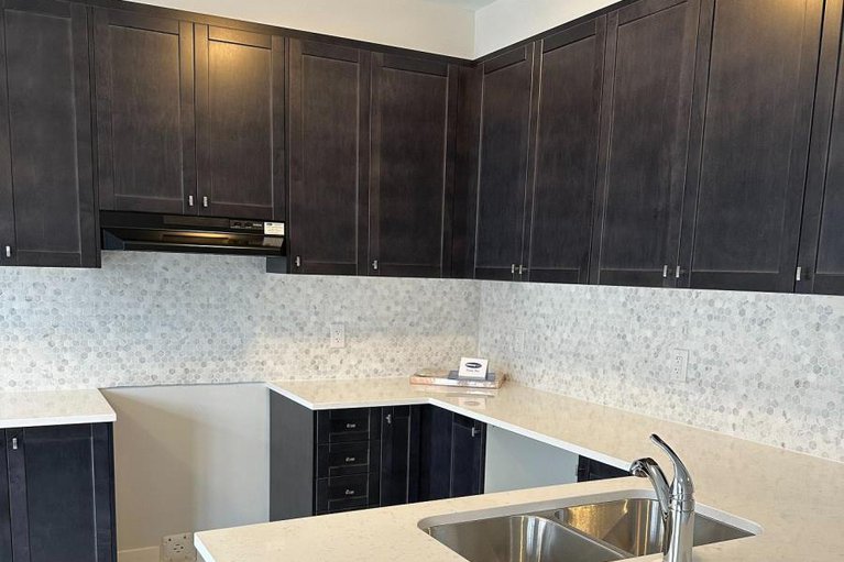 28330576/724-rouncey-road/emerald-meadowstrailwest/ottawa/ontario/K2S1B6_2