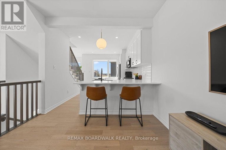 29641185/829-kiniw-private/cfb-rockcliffe-and-area/ottawa/ontario/K1K0P5_14