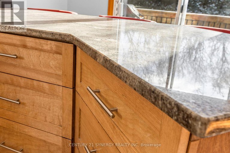 29177939/34-rosegarden-crescent/hunt-club-parkgreenboro/ottawa/ontario/K1T3A9_17